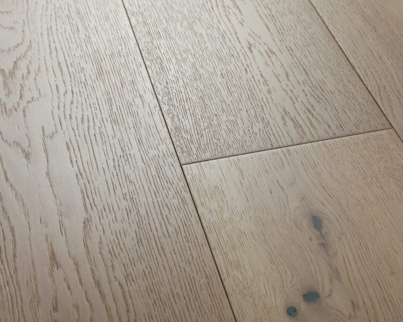 171 NATURAL OAK 1.2 HARDWOOD FLOORING - Image 6